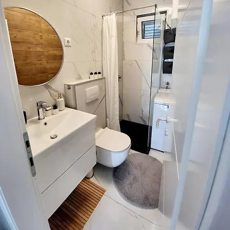 Apartmani Toni 公寓 斯拉汀